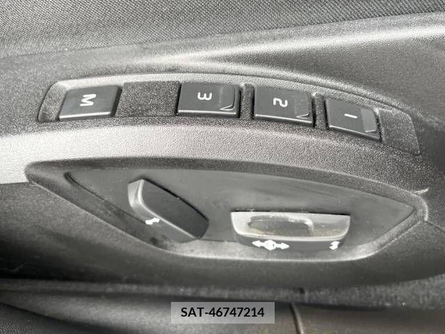 Volvo V40 2018-10 382130-9