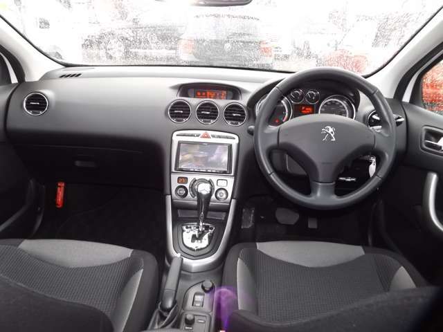 Peugeot 308 2011-12 1277-4