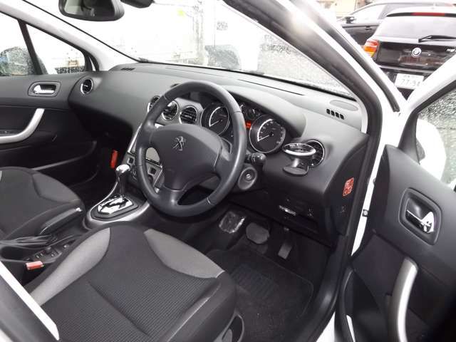 Peugeot 308 2011-12 1277-3