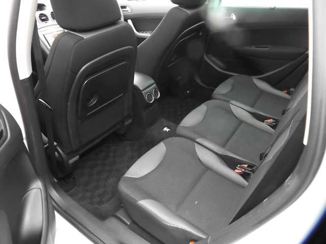 Peugeot 308 2011-12 1277-13