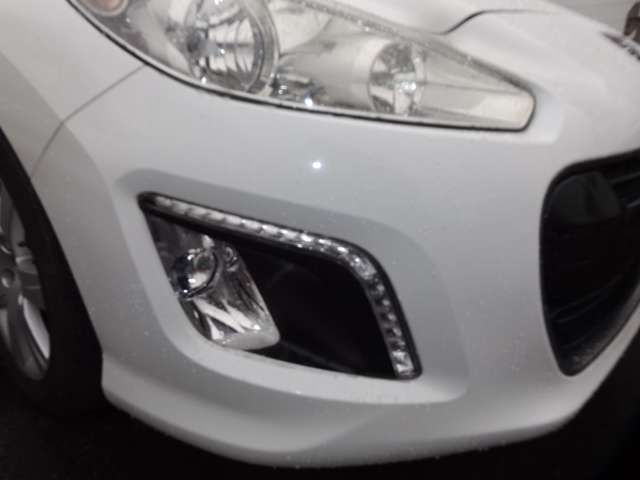 Peugeot 308 2011-12 1277-18
