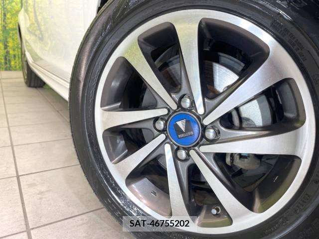 Toyota AQUA 2014-03 376428-11
