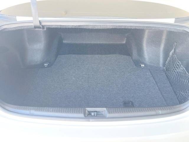 Toyota CROWN SEDAN 2009-12 182697-11