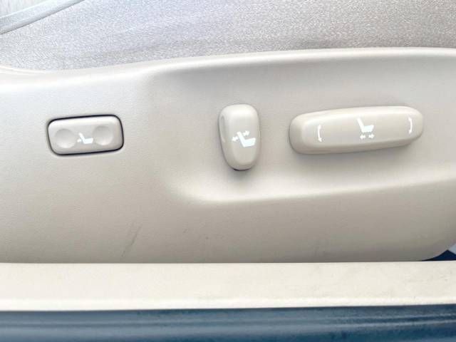 Toyota CROWN SEDAN 2009-12 182697-6