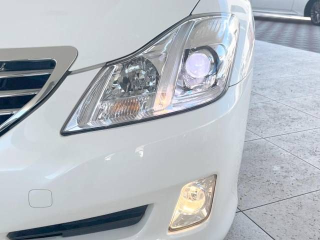 Toyota CROWN SEDAN 2009-12 182697-5