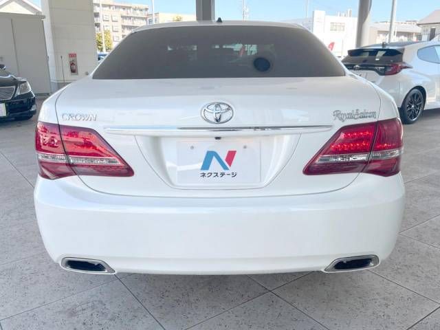 Toyota CROWN SEDAN 2009-12 182697-15
