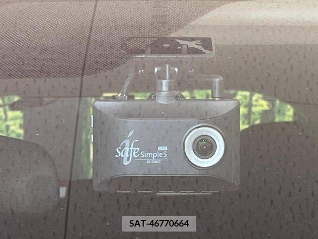 Toyota AQUA 2017-06 291767-7