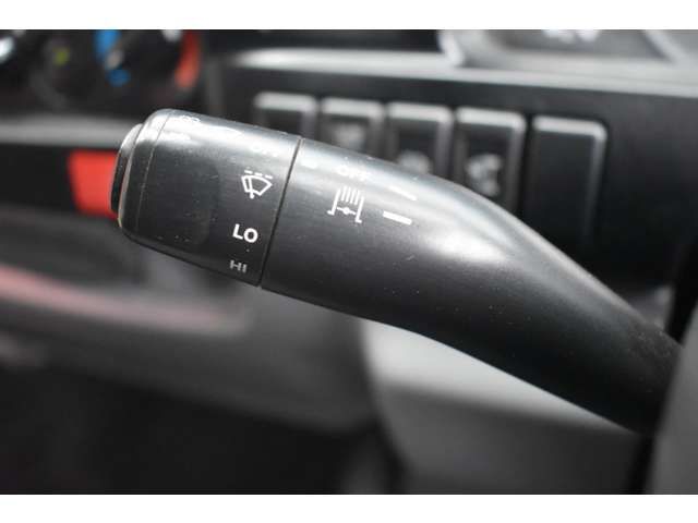 Isuzu ELF TRUCK 2007-12 21592-12