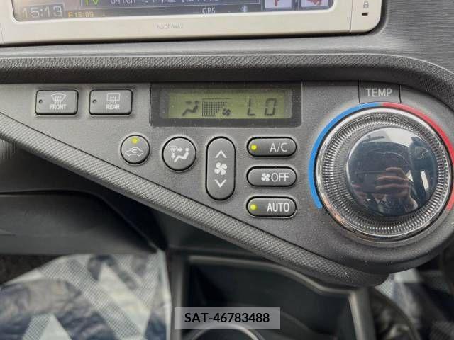 Toyota AQUA 2013-02 386347-5