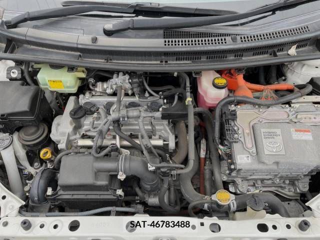 Toyota AQUA 2013-02 386347-17