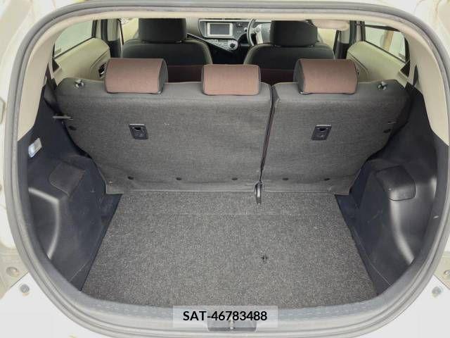 Toyota AQUA 2013-02 386347-9