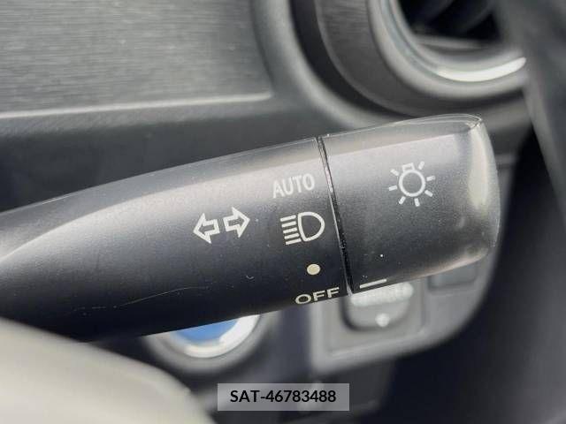Toyota AQUA 2013-02 386347-6
