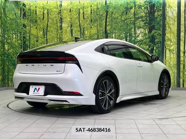 Toyota PRIUS 2023-04 333169-17