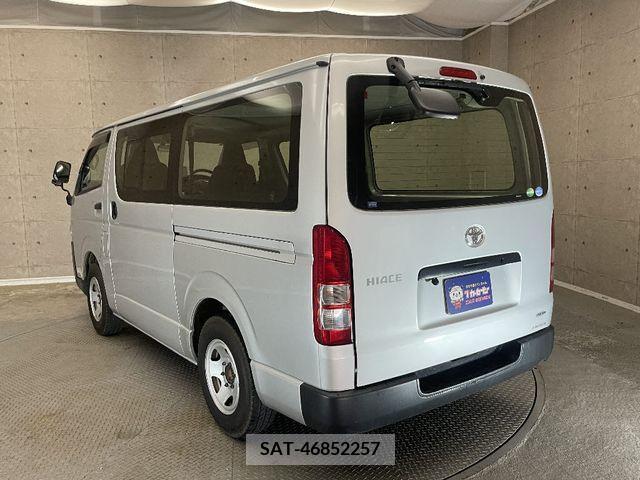 Toyota HIACE VAN 2017-12 330065-2