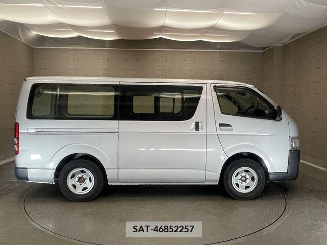 Toyota HIACE VAN 2017-12 330065-6