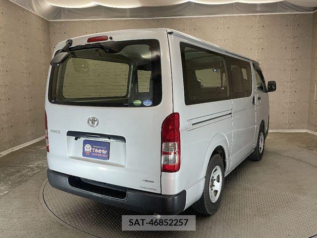 Toyota HIACE VAN 2017-12 330065-3