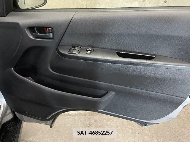 Toyota HIACE VAN 2017-12 330065-23