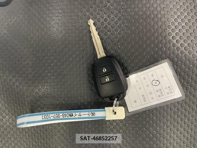Toyota HIACE VAN 2017-12 330065-22