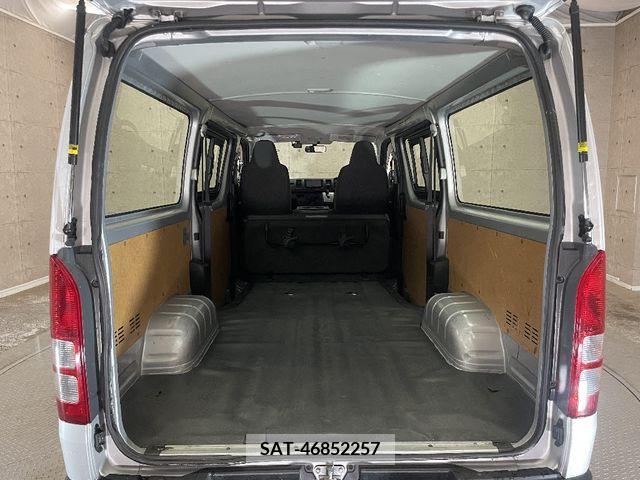 Toyota HIACE VAN 2017-12 330065-12