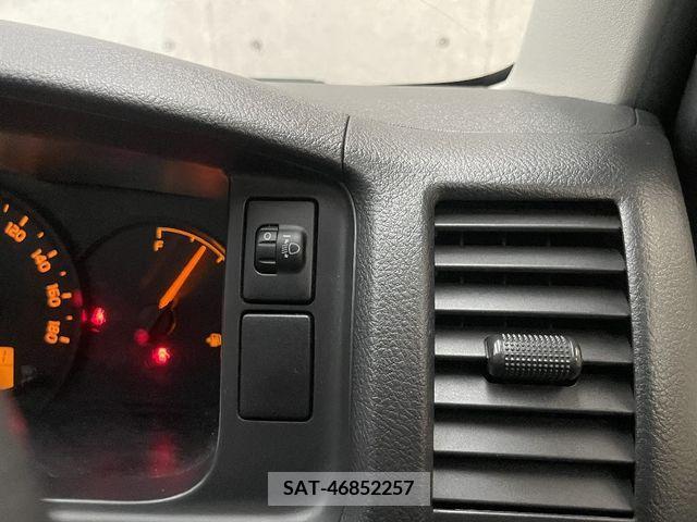 Toyota HIACE VAN 2017-12 330065-14