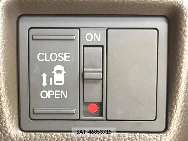 Honda N BOX 2022-04 341964-4