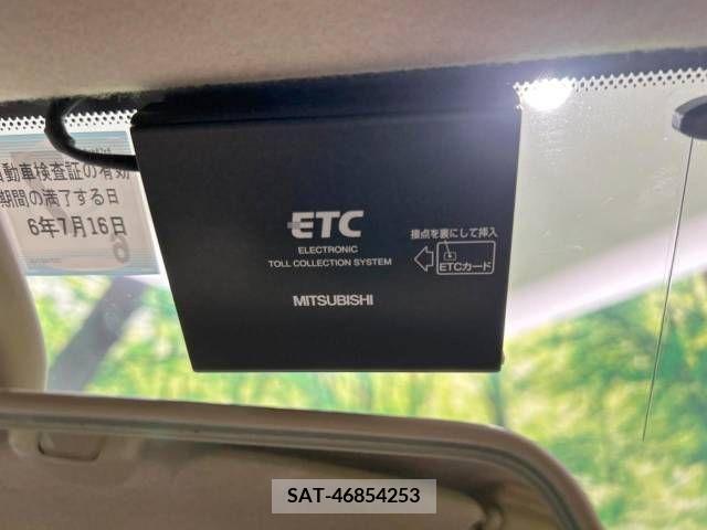 Nissan SERENA 2004-04 377062-5