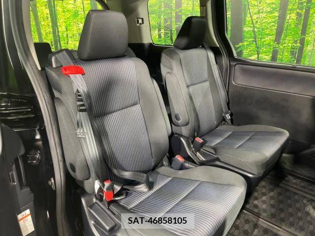 Toyota VOXY 2015-11 214706-9