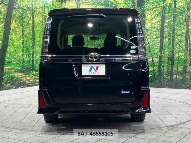 Toyota VOXY 2015-11 214706-16