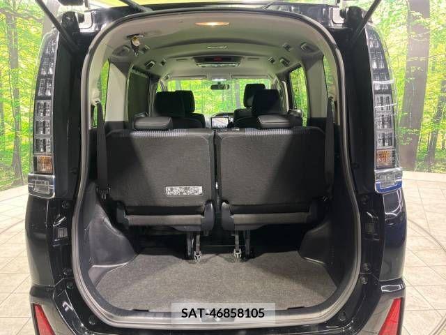Toyota VOXY 2015-11 214706-11