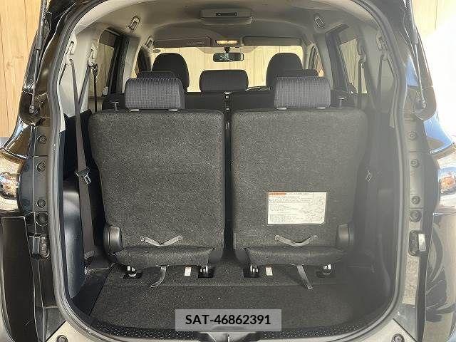 Toyota SIENTA 2015-10 285060-8