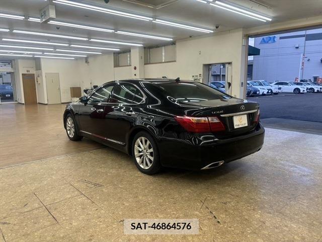 Lexus LS 2010-07 388380-6