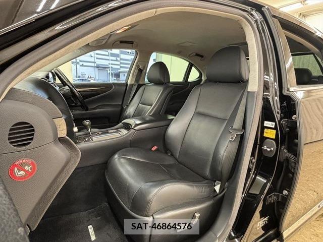 Lexus LS 2010-07 388380-21