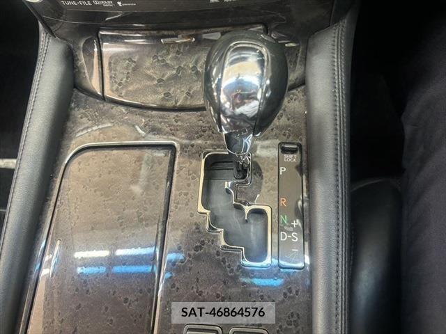 Lexus LS 2010-07 388380-25
