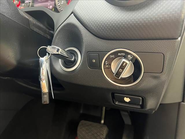 Mercedes Benz A-CLASS 2015-01 181020-10
