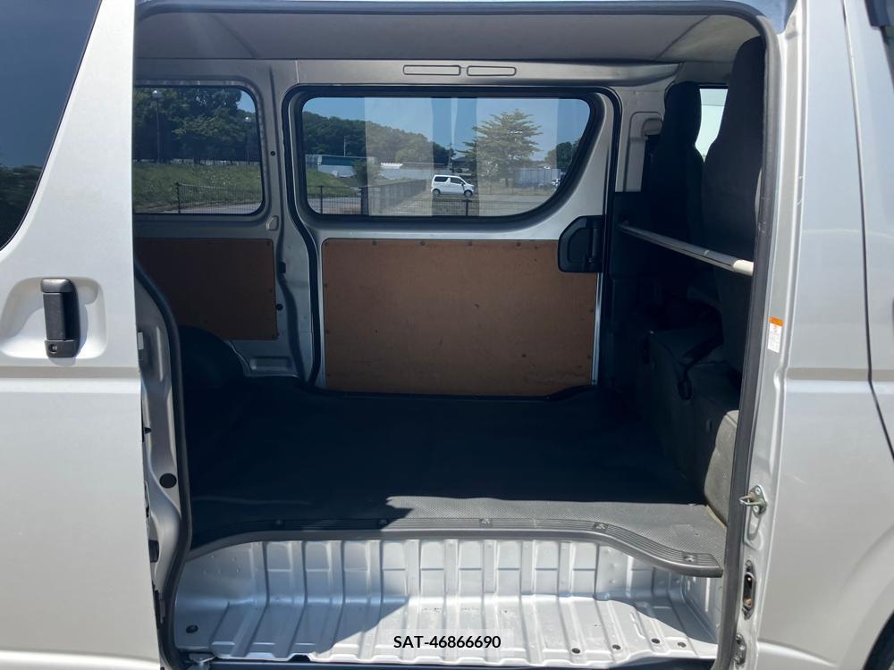 Toyota HIACE VAN 2017-05 258477-10