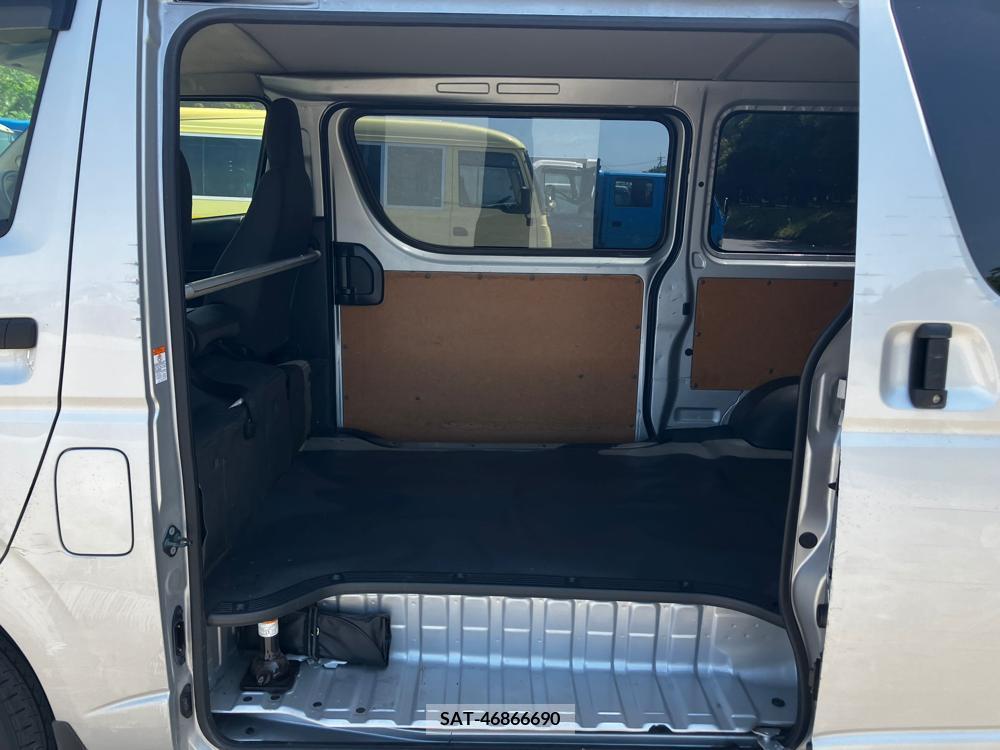 Toyota HIACE VAN 2017-05 258477-11