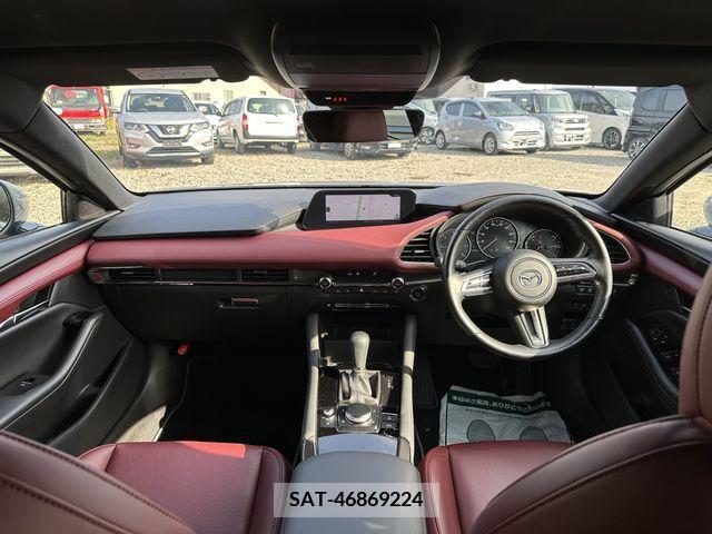 Mazda MAZDA3 2021-06 212591-1