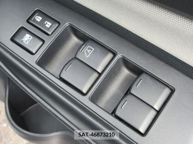 Nissan NOTE 2018-10 343596-9