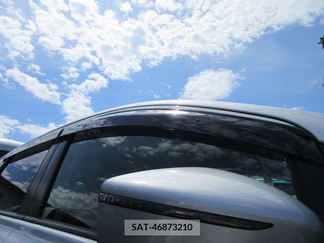Nissan NOTE 2018-10 343596-17