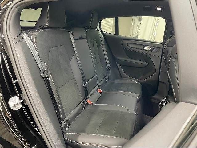 Volvo C40 2022-04 21318-9