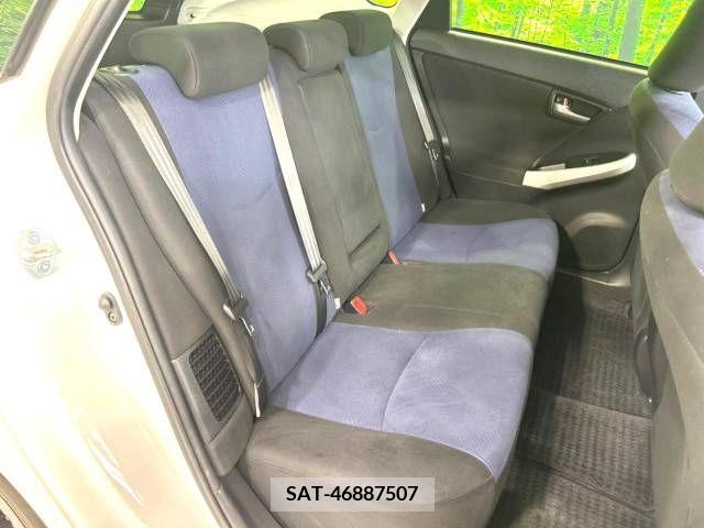 Toyota PRIUS 2013-10 322098-9