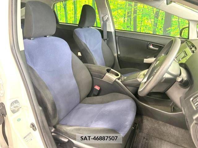 Toyota PRIUS 2013-10 322098-8