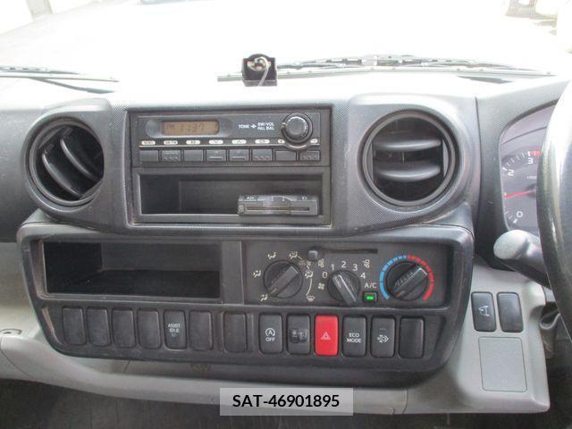 Hino DUTRO 2012-09 200528-17