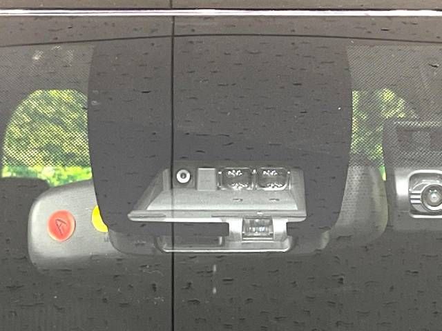 Toyota VOXY 2019-09 182384-2