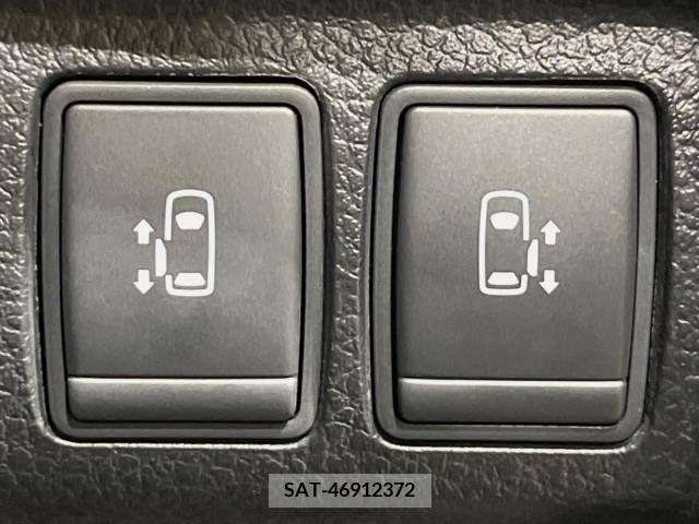 Nissan ELGRAND 2017-03 224251-3