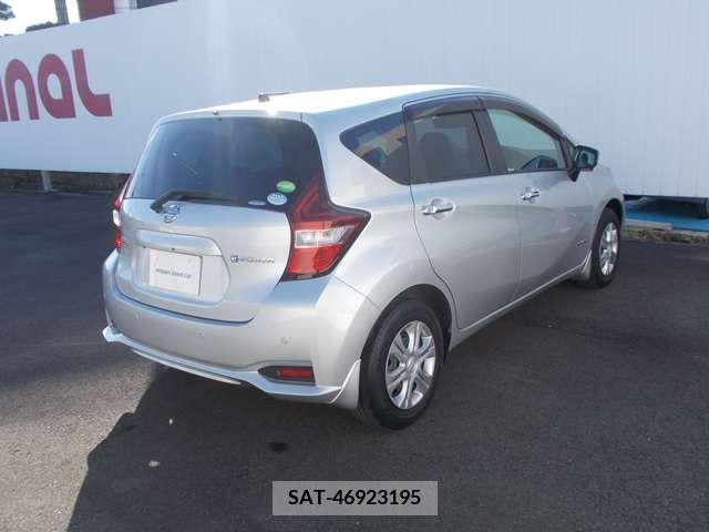 Nissan NOTE 2017-04 206938-2