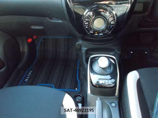 Nissan NOTE 2017-04 206938-6
