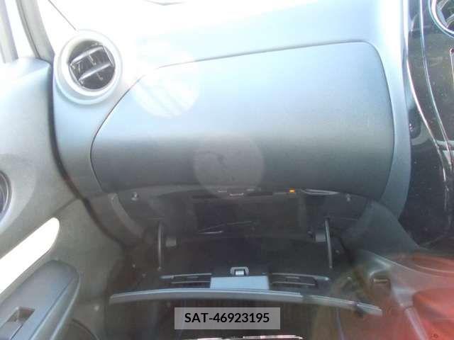 Nissan NOTE 2017-04 206938-5