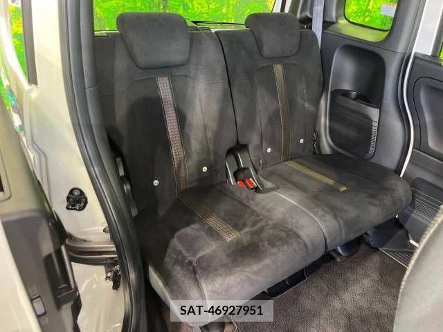 Honda N BOX CUSTOM 2018-05 306991-10