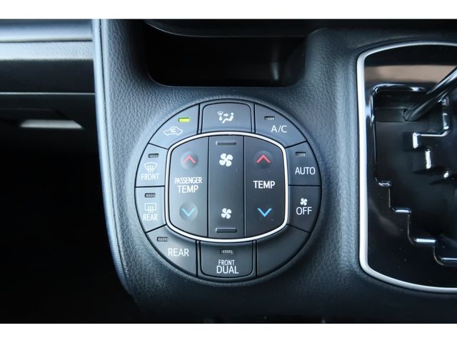 Toyota VOXY 2016-07 189653-16